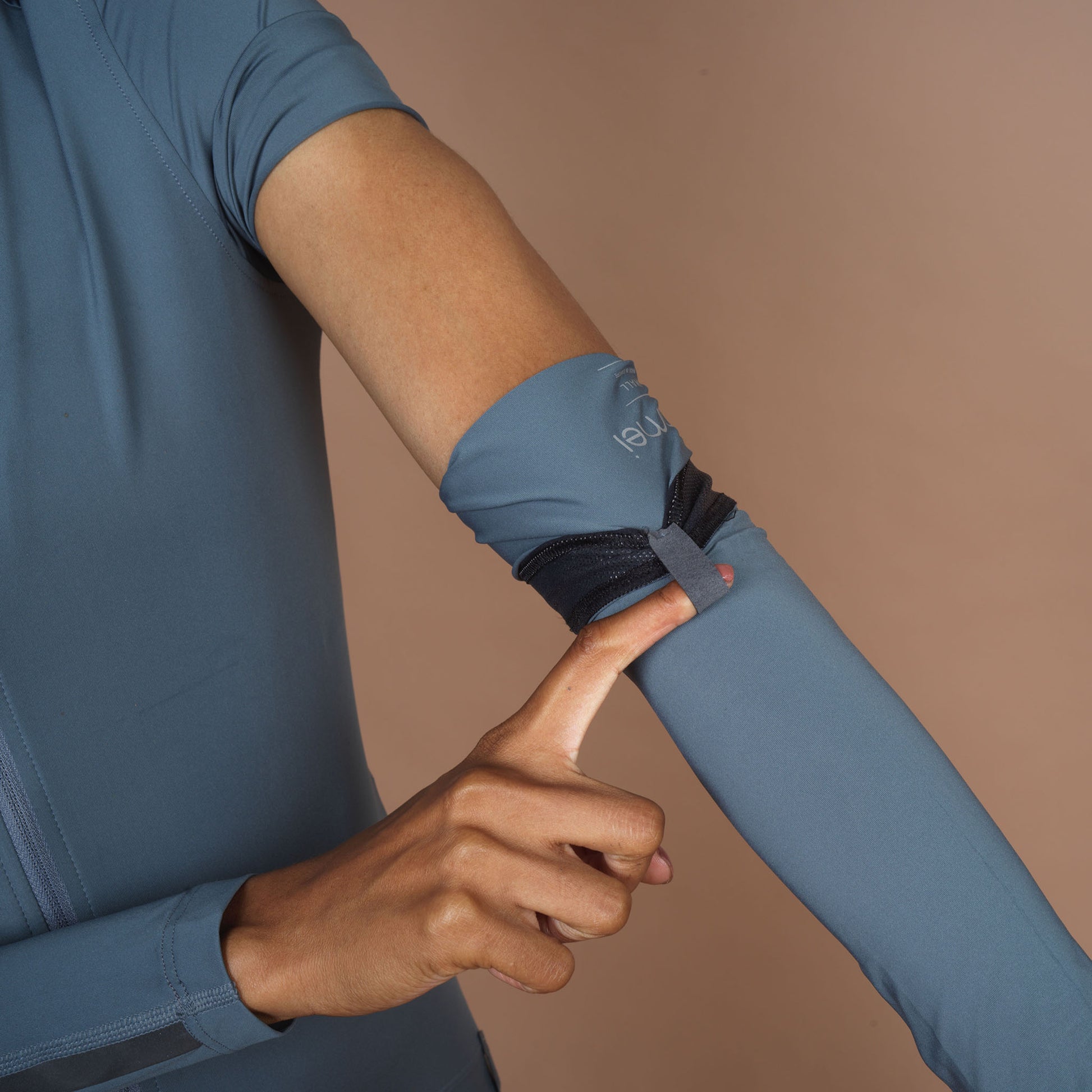 Evo Armwarmers (AW21) - ashmei